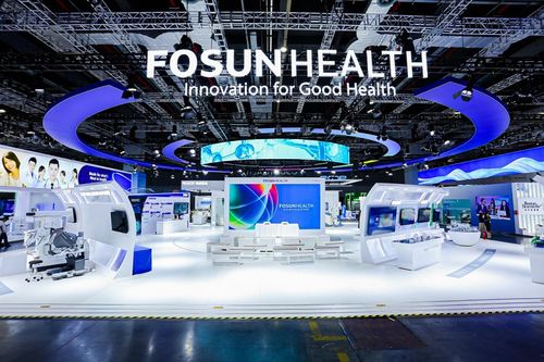 達(dá)芬奇手術(shù)機(jī)器人 磁波刀 進(jìn)博會(huì)新品新技術(shù)亮眼